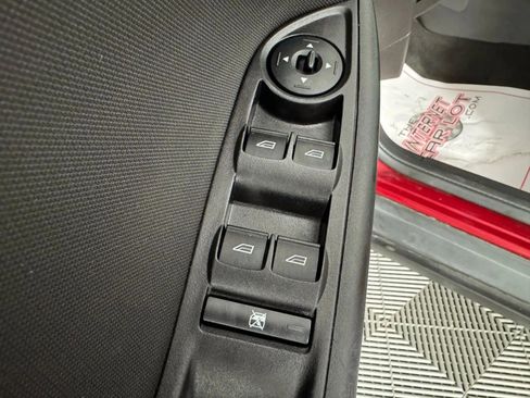 Used 2017 Ford Focus SE FWD image 34