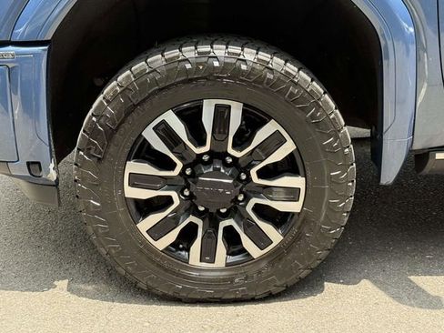 Certified 2025 GMC Sierra 3500 Denali Ultimate AWD/4WD image 8