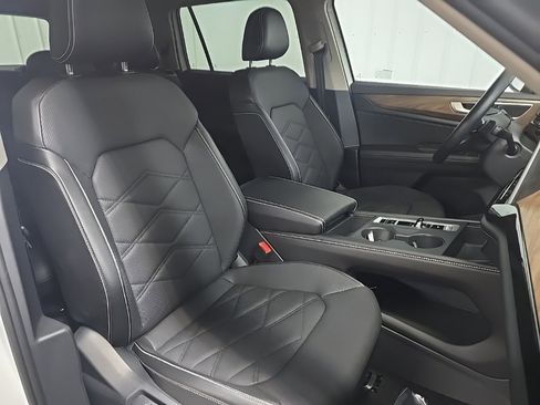Used 2024 Volkswagen Atlas SE image 14