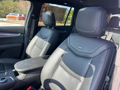 Used 2021 Cadillac XT6 Luxury FWD image 21