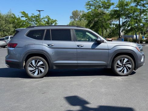 Used 2024 Volkswagen Atlas SE AWD/4WD image 8