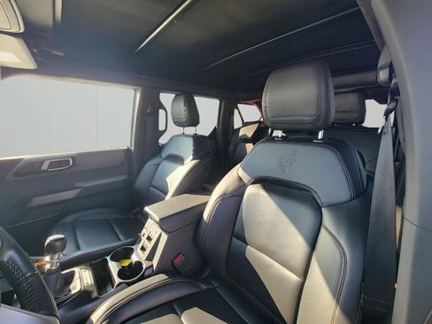 Used 2021 Ford Bronco Badlands image 10