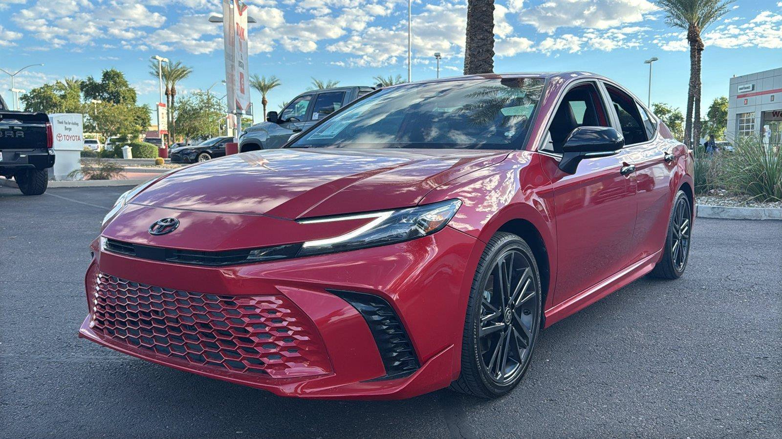 Used 2025 Toyota Camry XSE FWD image 4