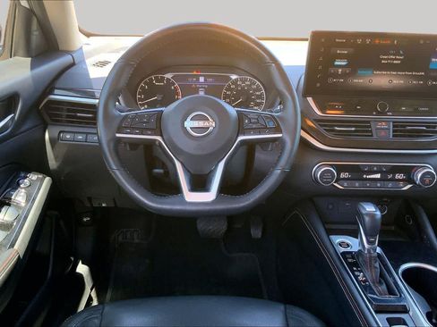 Used 2024 Nissan Altima 2.0 SR FWD image 6