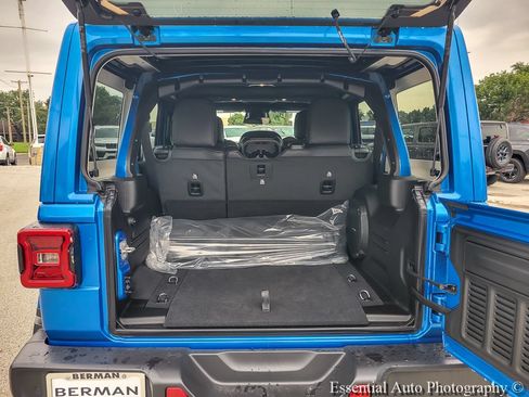 New 2026 Jeep Wrangler Unlimited Sahara AWD/4WD image 23