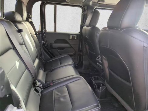 Used 2020 Jeep Gladiator Overland w/ Popular Equipment Package image 23