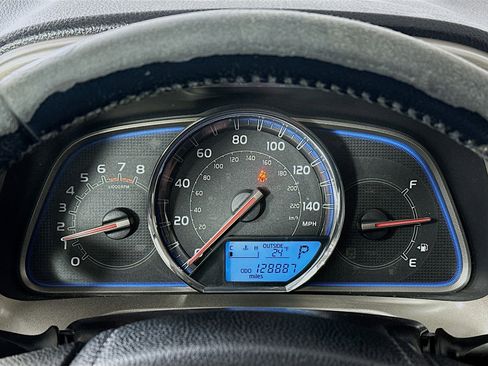 Used 2014 Toyota RAV4 Limited image 12