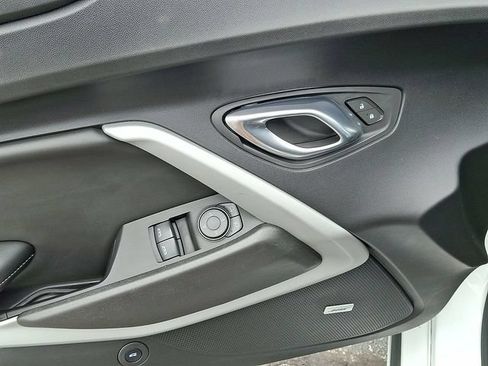 Used 2019 Chevrolet Camaro LT w/ Technology Package RWD image 10