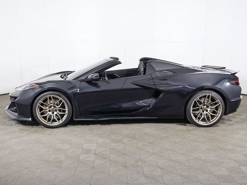 Used 2024 Chevrolet Corvette Z06 w/ Stealth Interior Trim Package RWD image 20