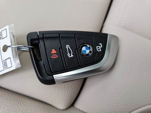 New 2026 BMW 330i Sedan w/ Premium Package RWD image 37