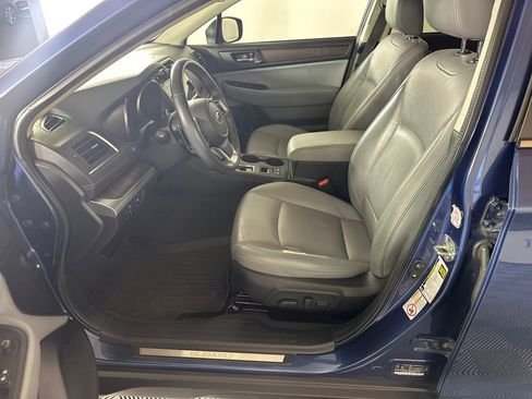 Used 2019 Subaru Outback 2.5i Limited AWD/4WD image 3