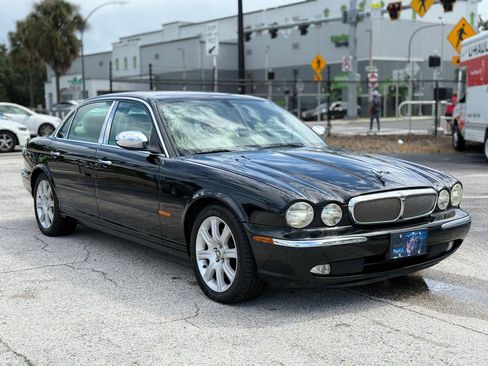 Used 2005 Jaguar XJ8 image 7