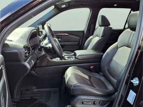 Used 2025 Honda Pilot Black Edition image 12