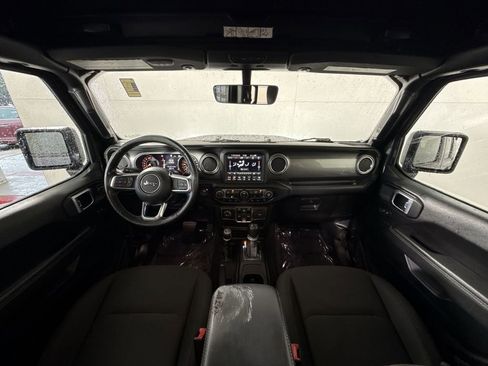 Used 2020 Jeep Wrangler Unlimited Sahara image 23