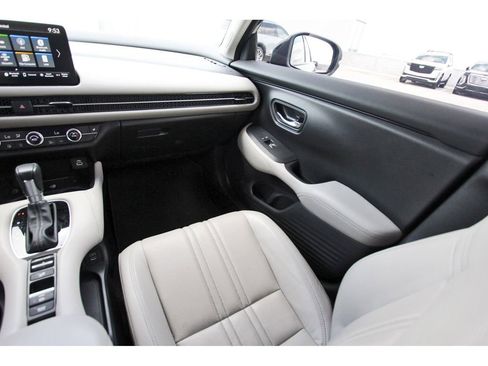 Used 2025 Honda HR-V EX-L image 10