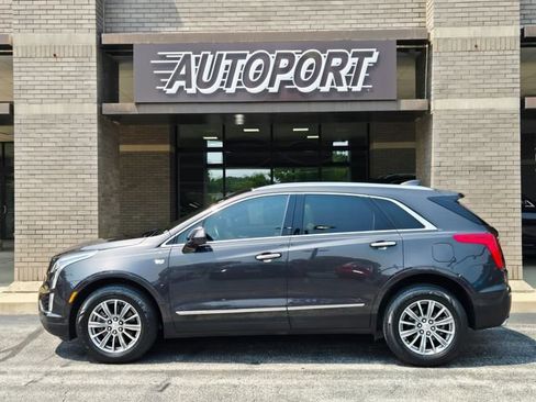 Used 2017 Cadillac XT5 Luxury w/ Driver Awareness Package FWD image 5