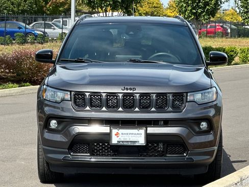 Used 2023 Jeep Compass Latitude w/ Convenience Group AWD/4WD image 8
