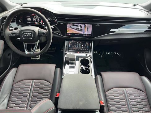 Certified 2025 Audi RS Q8 performance image 31