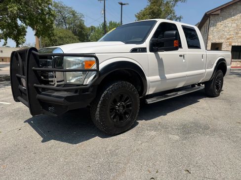 Used 2011 Ford F250 Lariat w/ Lariat Interior Pkg AWD/4WD image 1