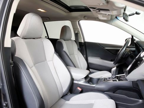 Used 2022 Subaru Outback Premium image 7