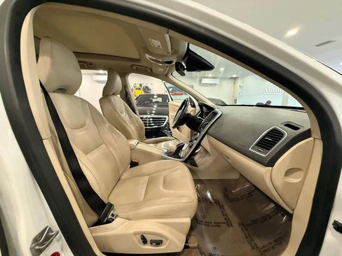 Used 2015 Volvo XC60 T5 Premier FWD image 12