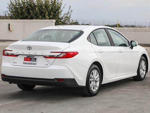 Used 2026 Toyota Camry LE w/ Convenience Package FWD image 5