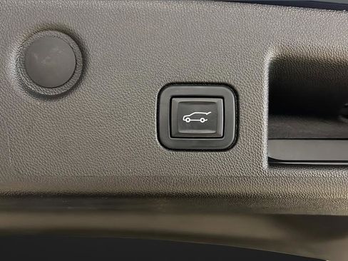 Used 2022 Chevrolet Equinox Premier AWD/4WD image 28