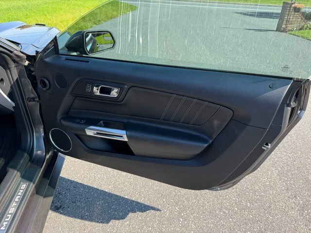 Used 2015 Ford Mustang GT Premium RWD image 22