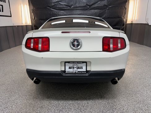 Used 2011 Ford Mustang Premium w/ 201A Rapid Spec Order Code RWD image 4
