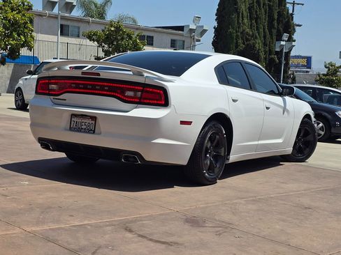 Used 2013 Dodge Charger SXT RWD image 12