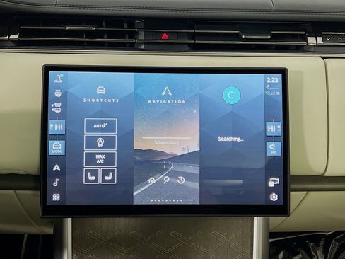Used 2025 Land Rover Range Rover SV AWD/4WD image 15