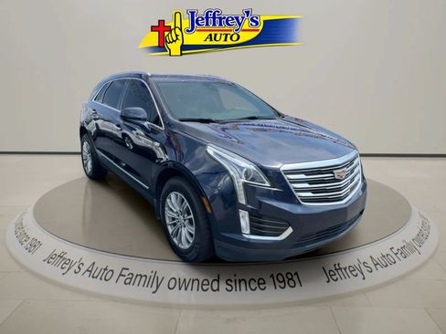 Used 2017 Cadillac XT5 Luxury w/ Driver Awareness Package FWD image 4