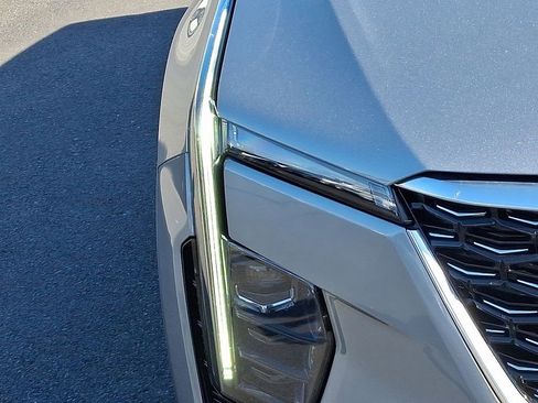 Certified 2025 Cadillac XT4 Premium Luxury image 8