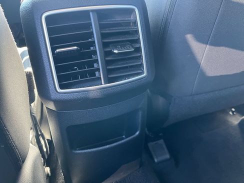 Used 2025 Kia Sportage LX FWD image 23