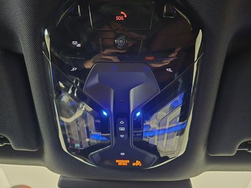 New 2026 BMW 740i xDrive w/ Premium Package image 39