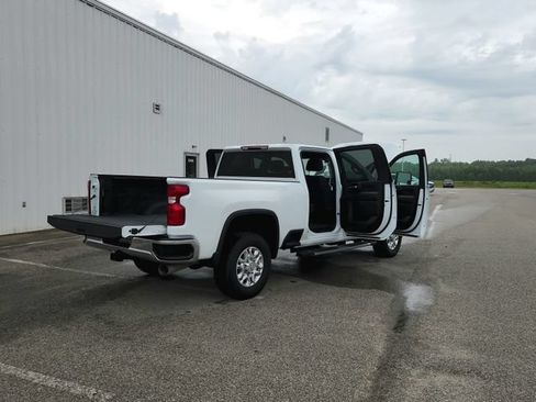 Used 2023 Chevrolet Silverado 2500 LT w/ Convenience Package AWD/4WD image 15