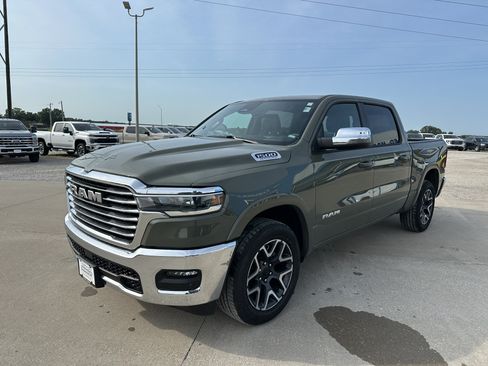 Used 2026 RAM 1500 Laramie AWD/4WD image 7