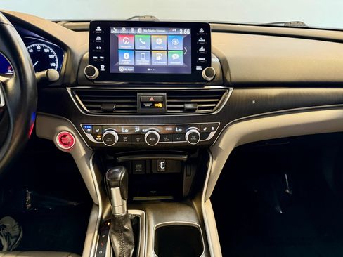 Used 2018 Honda Accord Touring image 18