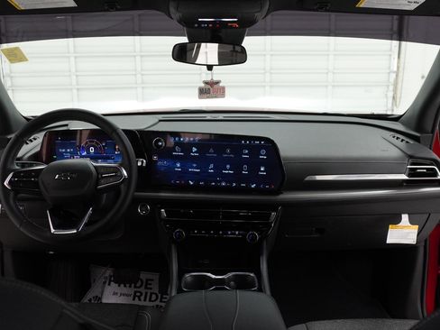 Used 2024 Chevrolet Traverse LT w/ Midnight/Sport Edition image 41