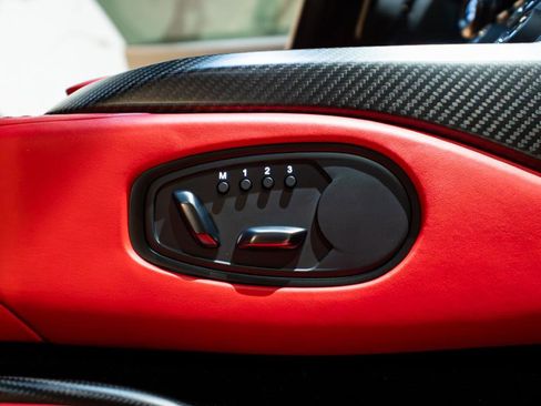 Used 2023 Aston Martin V12 Vantage RWD image 22