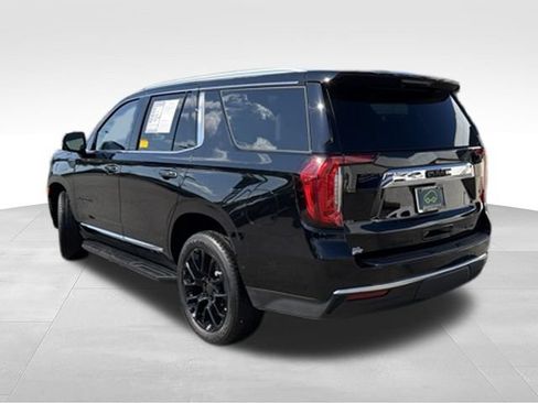 Used 2023 GMC Yukon SLT w/ SLT Luxury Package AWD/4WD image 3