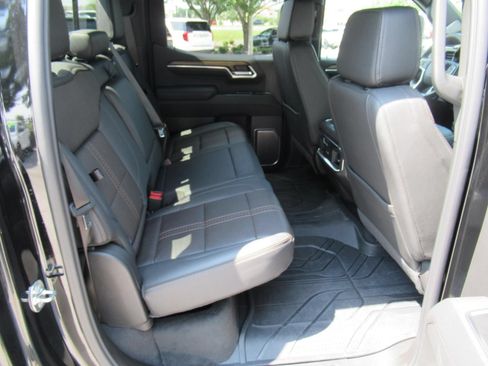 Used 2026 Chevrolet Silverado 1500 High Country w/ High Country Premium Package AWD/4WD image 39