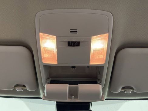 Used 2017 Toyota RAV4 LE FWD image 30