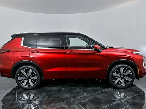 New 2025 Mitsubishi Outlander SEL image 9