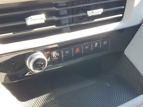 New 2026 Ford Explorer Active w/ Active Comfort Package image 18