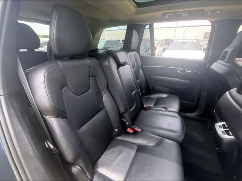 Used 2020 Volvo XC90 T6 Momentum AWD/4WD image 36