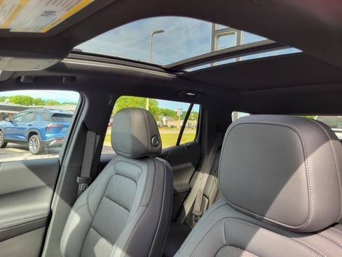 New 2026 Chevrolet Equinox LT w/ Convenience Package II AWD/4WD image 10