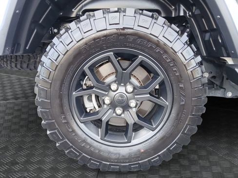 Used 2023 Jeep Gladiator Sport AWD/4WD image 23