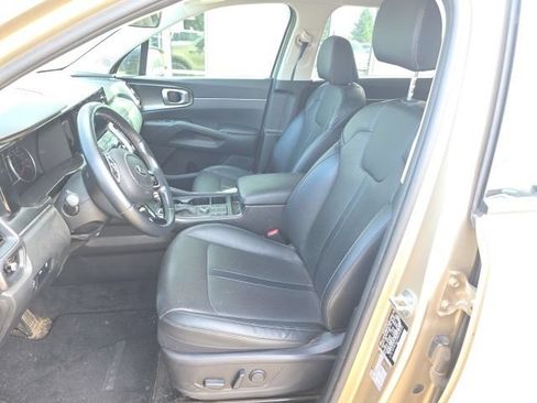 Used 2021 Kia Sorento S w/ Panoramic Sunroof Package AWD/4WD image 11