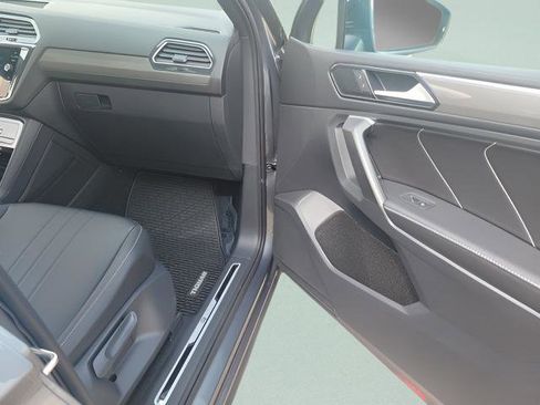 New 2024 Volkswagen Tiguan SE R-Line image 23